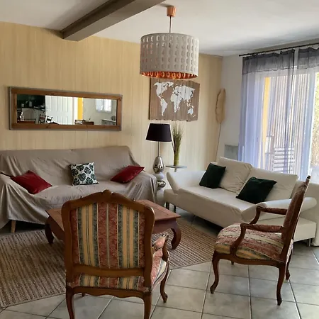 La Casa Cantarana * לה טיש